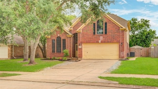 107 Mango St, Lake Jackson, TX 77566