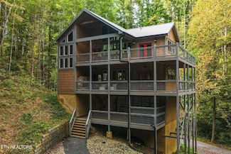 5175 Riversong Way, Sevierville, TN 37876