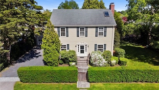 8 Sylvan St, Newport, RI 02840