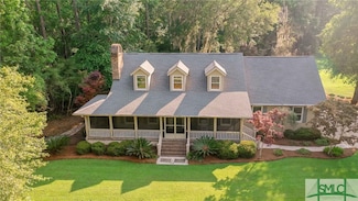2173 Grove Point Rd, Savannah, GA 31419