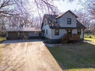 899 Eagle Ave, Reynolds, ND 58275