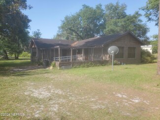115 Lake St, Pomona Park, FL 32181