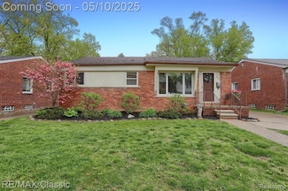 2912 Maplewood Ave, Royal Oak, MI 48073