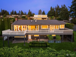 8780 NE 20th St, Clyde Hill, WA 98004