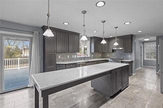 109 Kirby Ave, Warwick, RI 02889