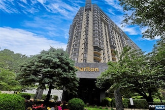 1575 15th St Unit 4 C, Fort Lee, NJ 07024