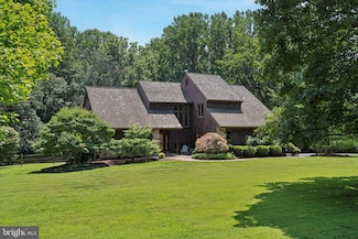 1076 Heartsease Dr, West Chester, PA 19382