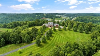 2585 Glendale Rd, Marietta, OH 45750