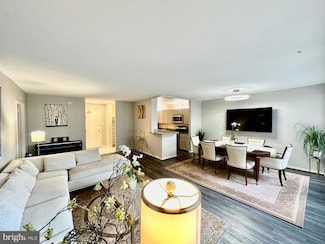 4515 Willard Ave, Chevy Chase, MD 20815