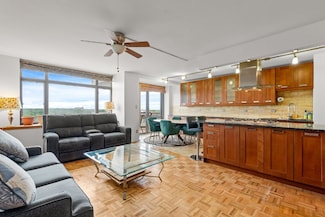 112-01 Queens Blvd Unit 11F, Forest Hills, NY 11375