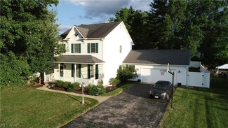 243 Aspen Dr NW, Warren, OH 44483