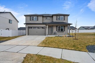6027 W Bowmore Ln, Rathdrum, ID 83858