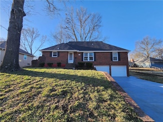 1603 NE 69th St, Kansas City, MO 64118
