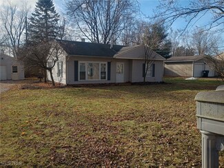 6196 Larkhall Dr, Madison, OH 44057