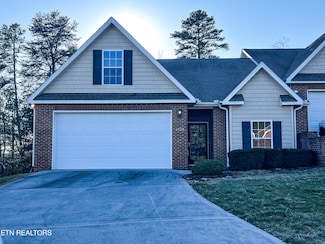 6934 Pemmbrooke Shire Ln, Knoxville, TN 37909