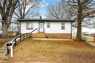 634 Lake St, Lexington, NC 27292