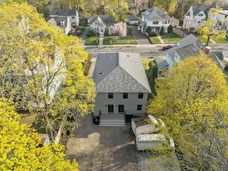 137-139 Crafts St, Newton, MA 02460