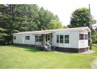 422 Rice Hill Rd, Franklin, VT 05457