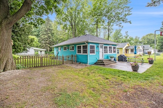 3181 N Lakeshore Dr Unit 6 -Grandmas House, Ludington, MI 49431
