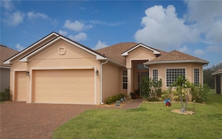 1124 Sawgrass Dr, Winter Haven, FL 33884