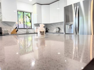 20429 NE 10th Ct Rd, Miami, FL 33179