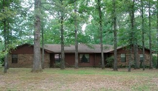 725 Pin Oak Dr, El Dorado, AR 71730