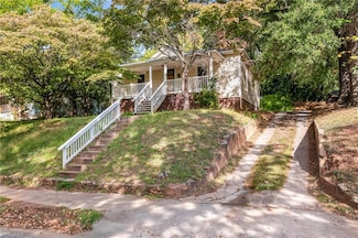 925 Harris St, Eden, NC 27288