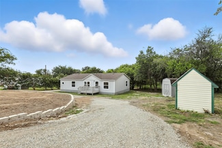 319 Denton Heights Ln, Weatherford, TX 76085