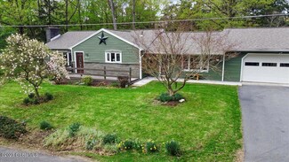 49 Westside Dr, Ballston Lake, NY 12019