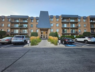 931 W Arquilla Dr Unit 415, Glenwood, IL 60425