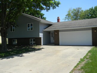 704 N Illini Ave, Pontiac, IL 61764