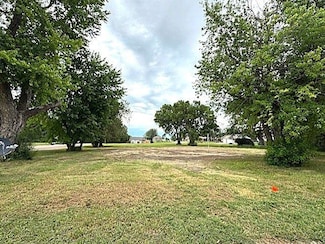 614 Walnut St, Springfield, SD 57062