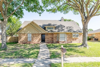 2821 Glen Forest Ln, Plano, TX 75023