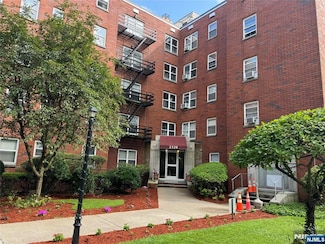 2320 Linwood Ave Unit 2D, Fort Lee, NJ 07024