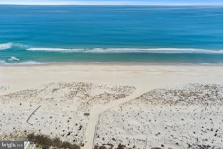16 E Goldsborough Ave, Beach Haven, NJ 08008