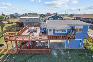 151 Detenbeck Ave, Surfside Beach, TX 77541