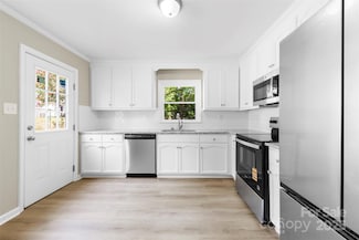 128 Terrace Dr, Bessemer City, NC 28016