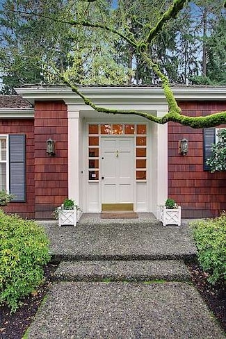 8030 84th Ave SE, Mercer Island, WA 98040