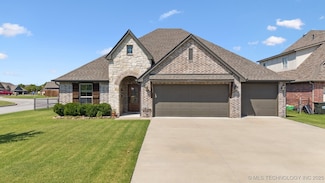 25246 S Persimmon Ct, Claremore, OK 74019