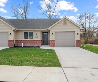 5401 Volterra Dr, Monroe, MI 48161