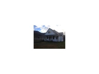 8 W 2nd St N, Big Stone Gap, VA 24219
