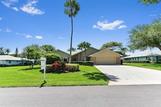 8222 SE Royal St, Hobe Sound, FL 33455