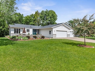 216 Crestview Cir, Jordan, MN 55352