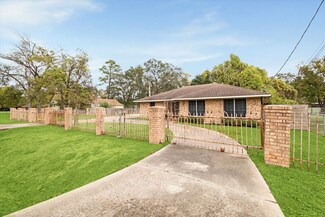 7616 Darien St, Houston, TX 77028