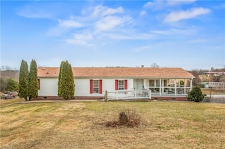 152 Tanner Cove Ln, Ararat, NC 27007