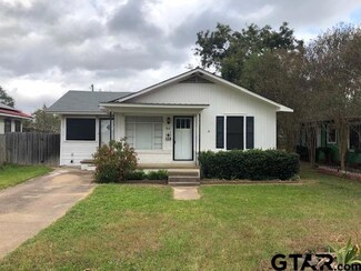 818 Howard St, Jacksonville, TX 75766