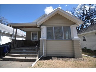 914 Maplewood Dr NE, Cedar Rapids, IA 52402