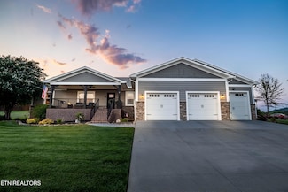 119 Pointe Summit Dr, Greenback, TN 37742