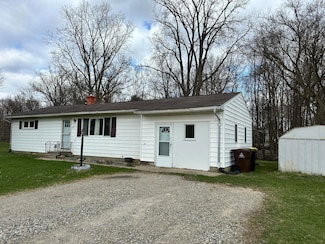 215 N Center St, Stockbridge, MI 49285