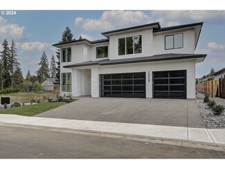 15007 NW 10th Ct, Vancouver, WA 98685